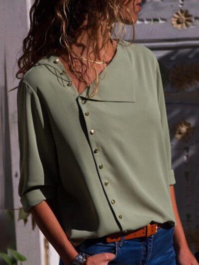 Casual Chic Button-Down Blouse